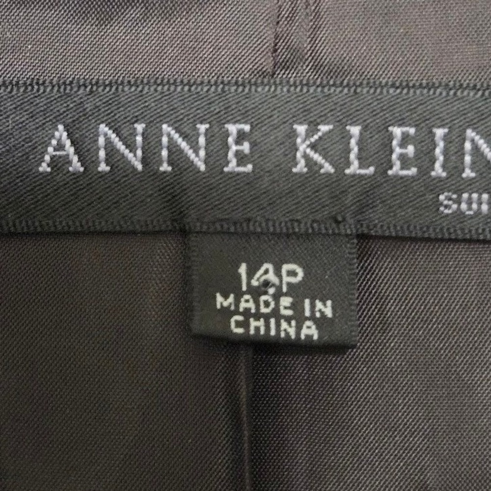 Anne Klein Long Black Belted Coat Fully Lined Button Front Size 14P - Picture 6 of 9